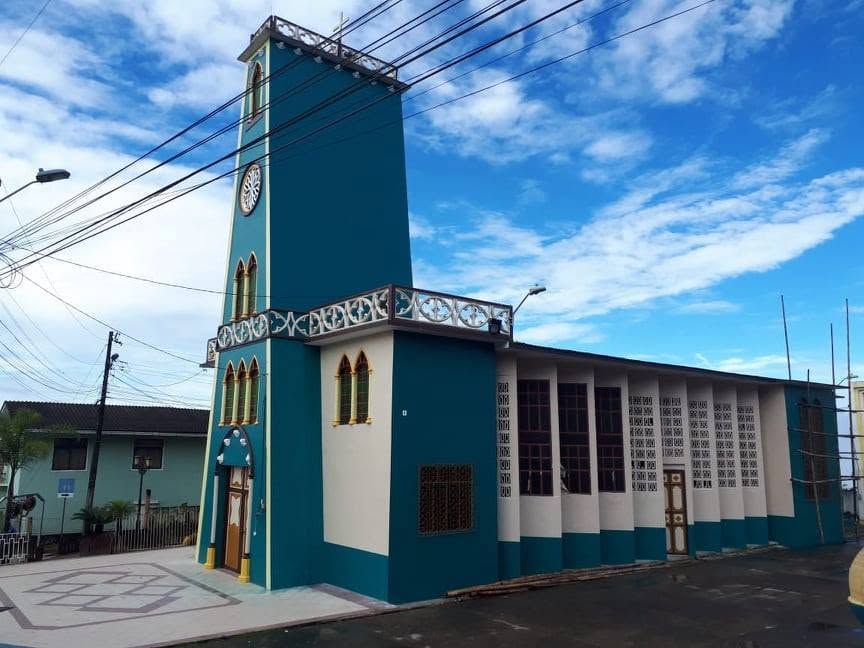 Torre y fachada de la Iglesia San Francisco de Zaruma